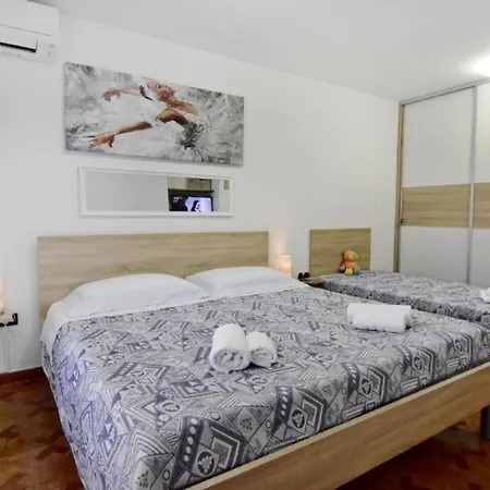 Apartmenst Saban 1709 *