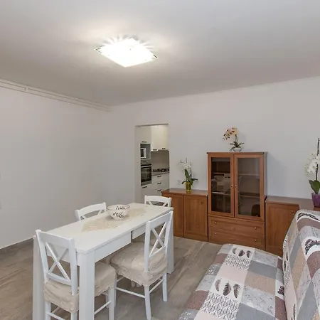 Apartmenst Saban 1709 * Murine