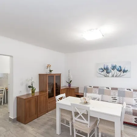 Apartmenst Saban 1709 アパート