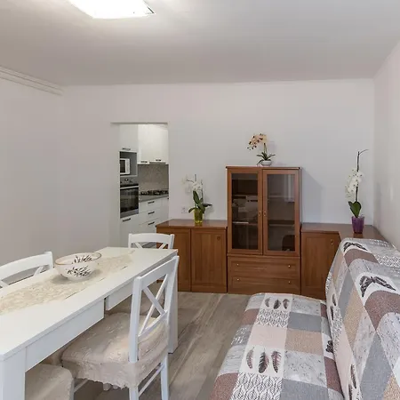 Apartment Apartmenst Saban 1709 Murine