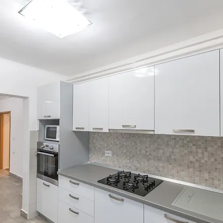 Apartman Apartmenst Saban 1709 *